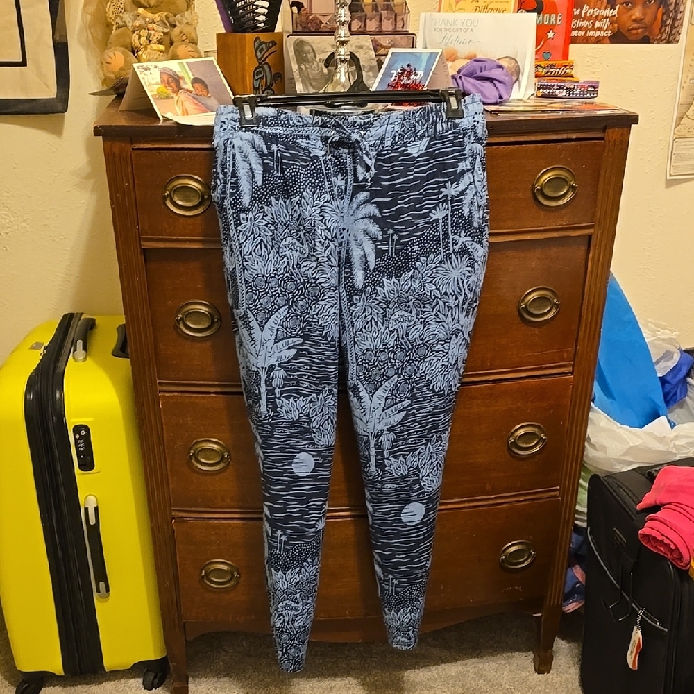 H.M. Desmond & Dempsey Linen Pants
